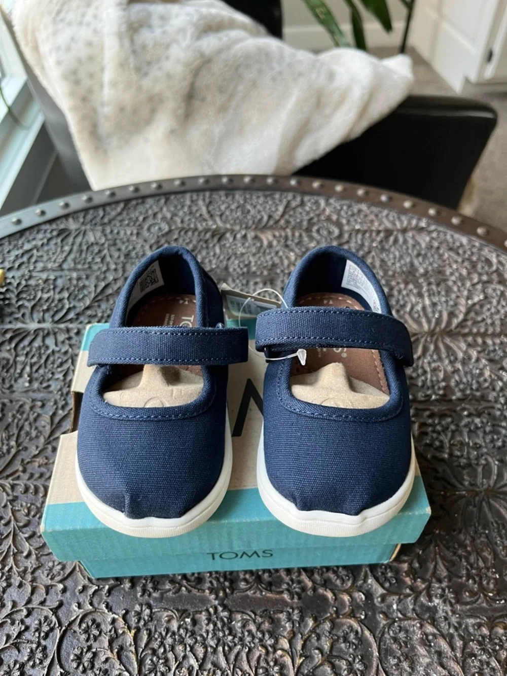 TOMS TINY CANVAS MARY JANE SHOES IN NAVY 4 TODDLERS